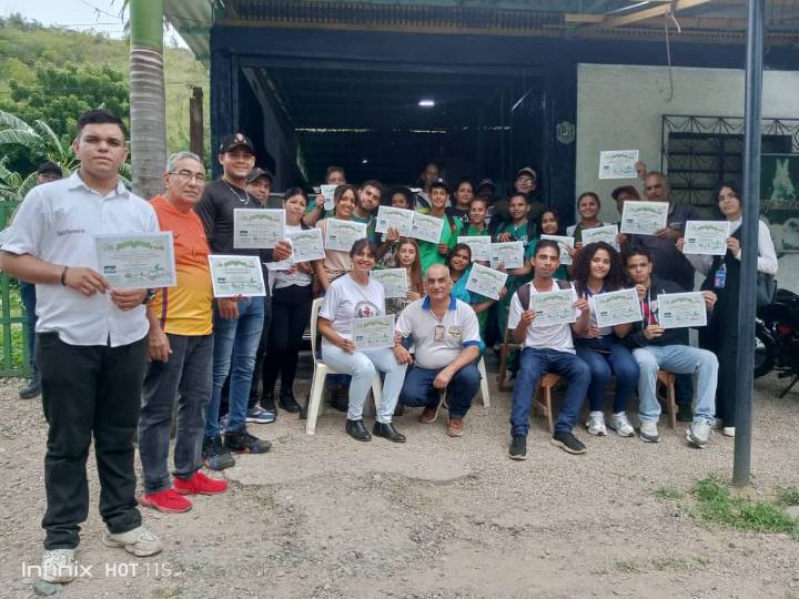 Taller de Cunicultura capacitó a 50 futuros Médicos Veterinarios