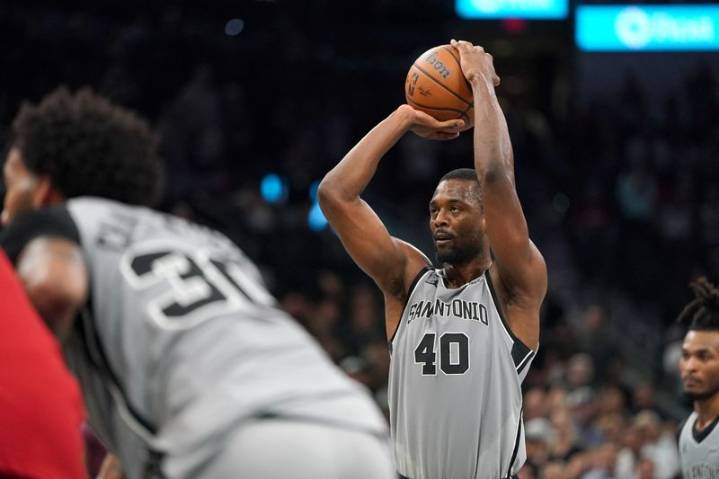 NBA roundup: Heat hammer Hornets behind 53