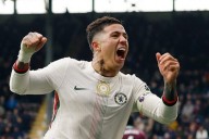 Enzo Fernández anotó en el triunfo del Chelsea, que venció 2-0 al Burnley y quedó como escolta