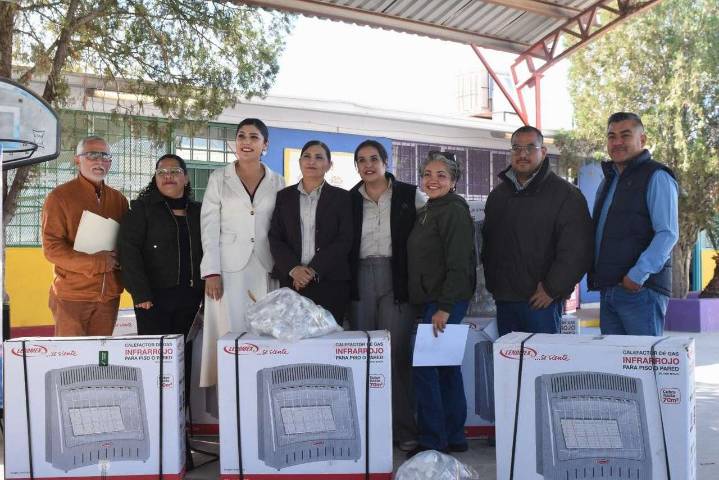 Entregan calefactores a planteles de educación básica