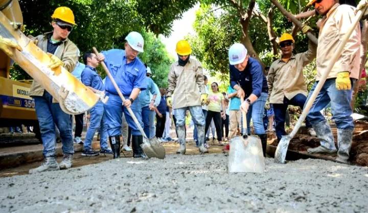 Gobierno del alcalde Ernesto Orozco inició el proyecto que arreglará 14.000 metros de vías urbanas en Valledupar