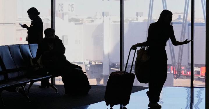 Tips for navigating thanksgiving travel chaos