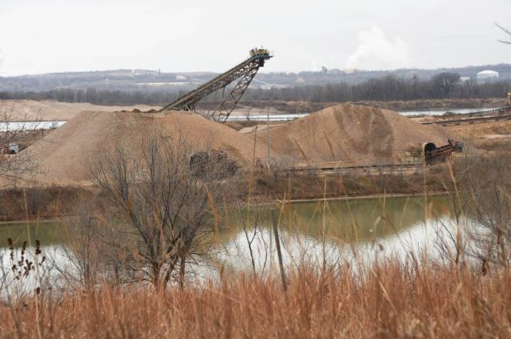 Cottage Grove City Council OKs environmental statement for proposed mine in Mississippi River bed