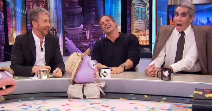 El divertido error de Mario Vaquerizo al entregar la tarjeta de El Hormiguero