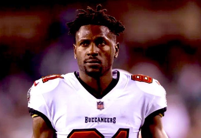 Antonio Brown, detenido por intento de homicidio