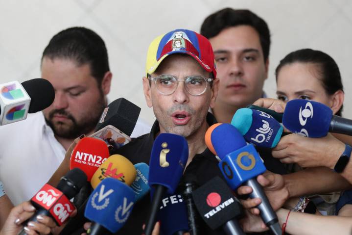Capriles cree que debe darse un proceso de negociación entre Maduro y Trump