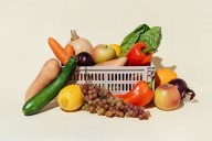 We Asked a Dietitian If It's Safe to Go Vegan Without Taking Any Supplements