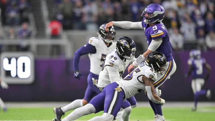 J.J. McCarthy to practice with a bandage on his right hand