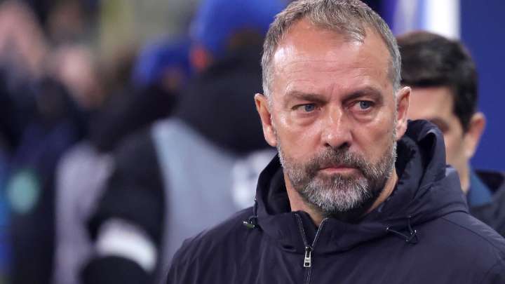 Aficionados del Barcelona incendian su propio autobús con bengalas antes del partido contra el Brujas