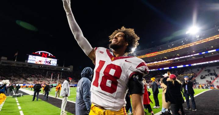 Times of Troy: Why Lincoln Riley sensed a change in Trojans at halftime against Iowa