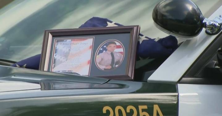 Colleagues reflect on life of fallen Miami-Dade deputy as tributes pour in from community