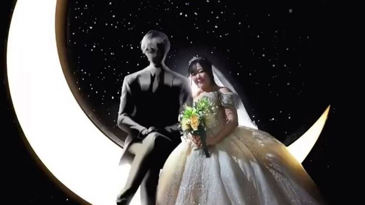 Mujer se enamora y se casa con personaje de inteligencia artificial que creó con ChatGPT en Japón