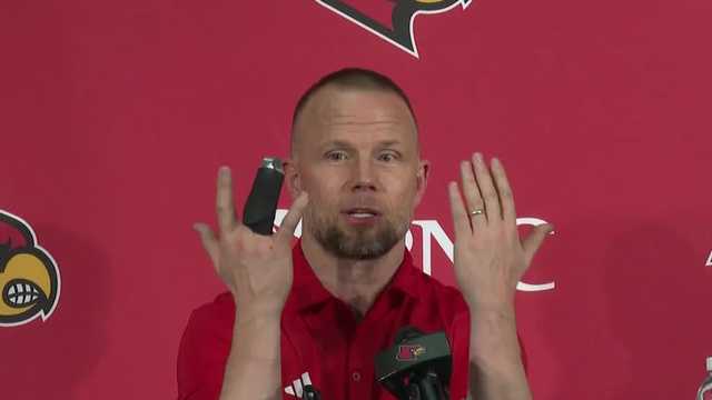 Pat Kelsey injures finger celebrating win over Kentucky