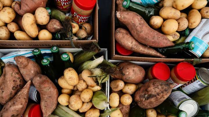 9 strategies to find free or low-cost food when money is tight