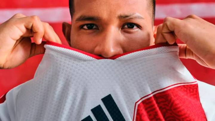 Nueva camiseta de la Bicolor fusiona tecnología y tradición