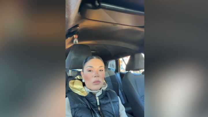 Lorena, taxista: "Los padres del colegio se extrañan con mi trabajo, pero, ¿quién me va a pagar lo que cobro aquí con las horas que hago? Nadie"