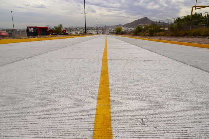 Circulan habitantes de colonia Ejido Nombre de Dios en calle segura gracias al Presupuesto Participativo