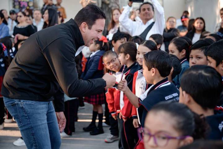 Reitera Alcalde de Saltillo apoyo a la educación en todos los niveles