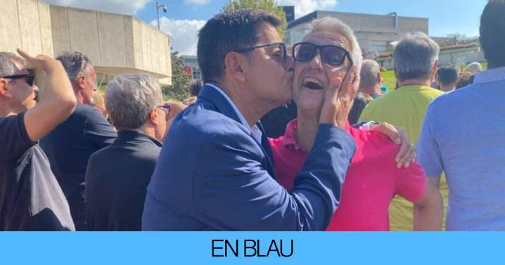 Arcadi Alibés conmueve, luciendo orgulloso una estelada en un día que no olvidará nunca