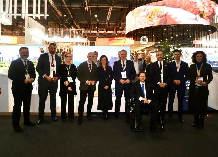 Toni Pérez destaca en Londres la apuesta de la Costa Blanca por nuevos mercados turísticos