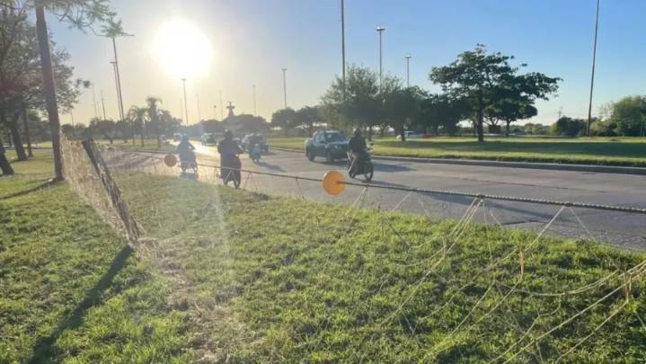Protesta de pescadores corta parcialmente la autopista que une Paraná con Santa Fe