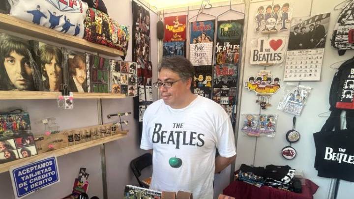 Comparte Juan García su afición de The Beatles con la FIL Culiacán 2025
