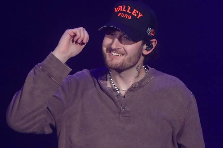 Austin Snell Partied Like a CMA Winner, Without a Nomination