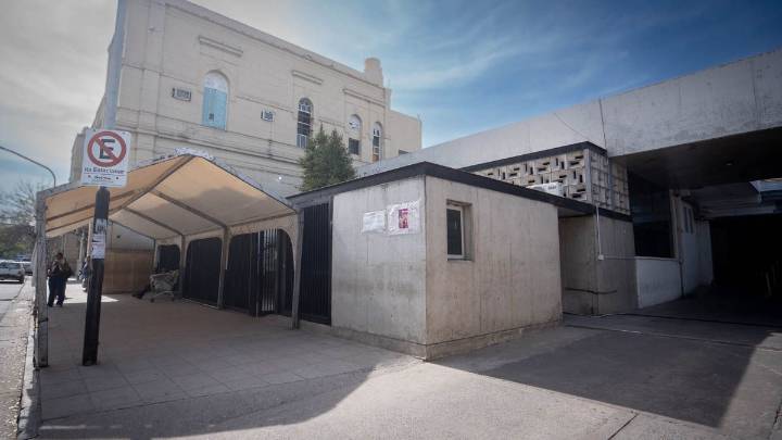 Una mujer sufrió fracturas tras un accidente entre un auto y una moto en zona norte