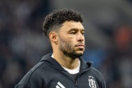 Alex Oxlade-Chamberlain training at Arsenal while a free agent