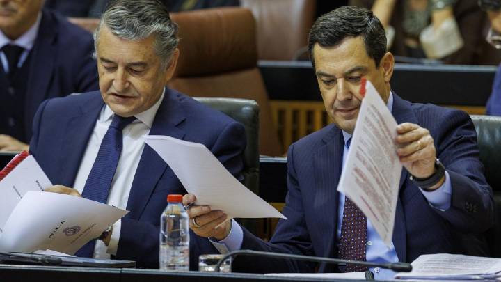 El relato de estabilidad y agravios a Andalucía de Juanma Moreno choca con la crisis sanitaria y la corrupción de Almería