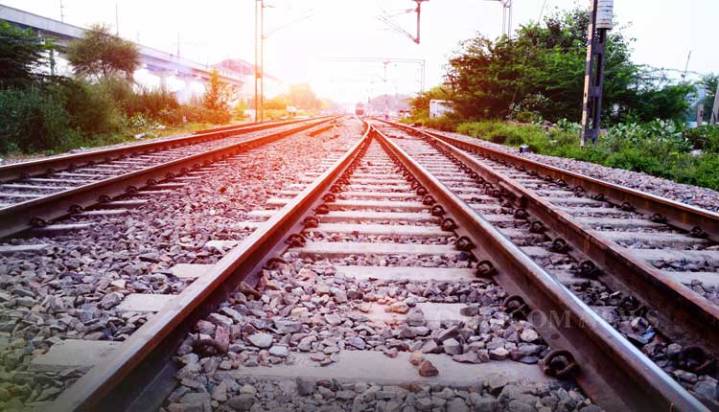 Six Pilgrims Killed In Train Accident At UP’s Chunar Station