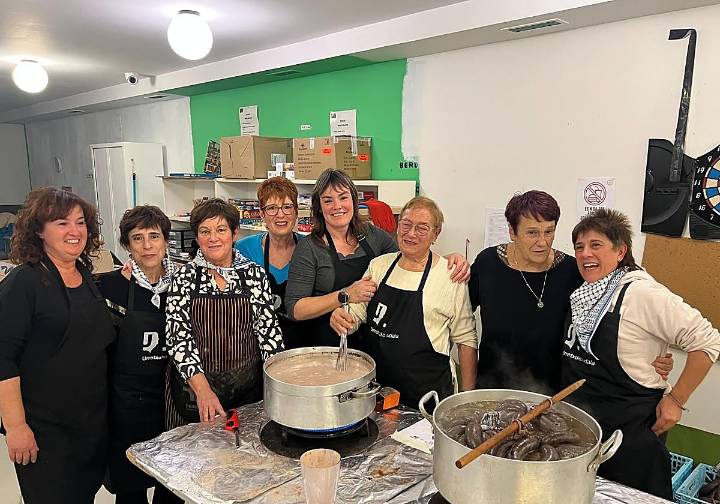 85 kilos de morcilla y innumerables litros de chocolate por San Martín