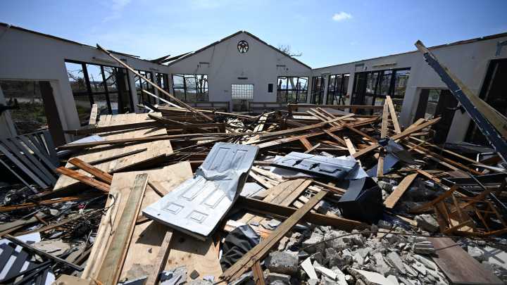 Hurricane Center tracking 1 tropical wave as time change brings calm