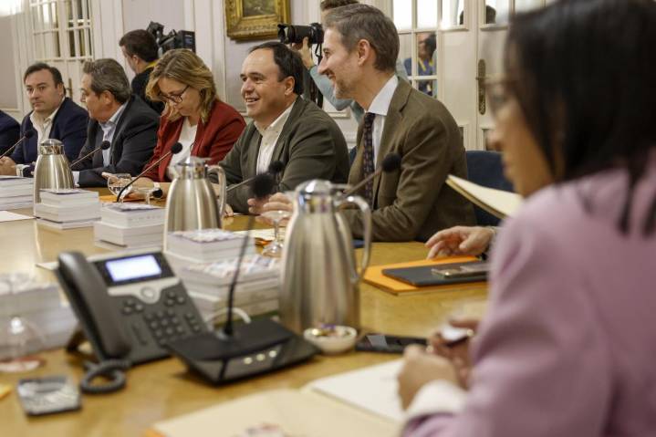 Pérez Llorca y Vox constatan ‘buena sintonía’ en la primera reunión para un pacto de investidura