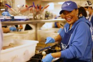 Yvette Nicole Brown & Loni Love Serve Thanksgiving Meals For Charity
