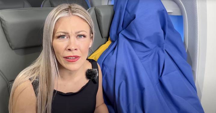 Flight attendant explains what happens if a passenger dies on a plane