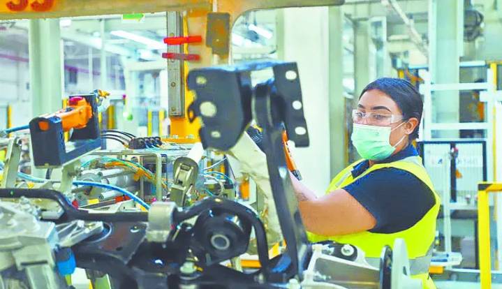 Empleo manufacturero en México, 31 meses en contracción
