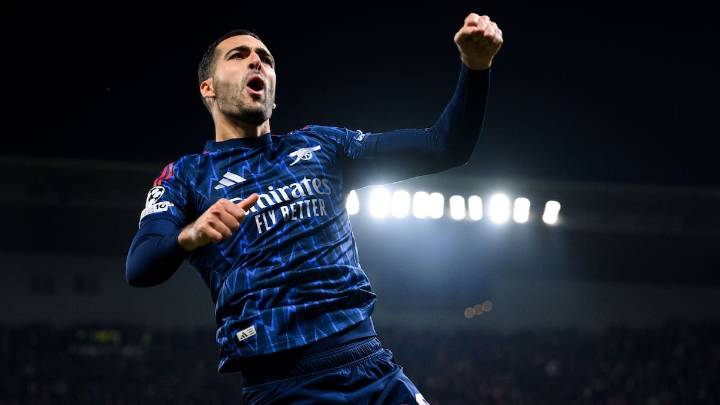 Lleva el '23', pero remata como un '9': Mikel Merino firma un nuevo doblete jugando como delantero en el Arsenal