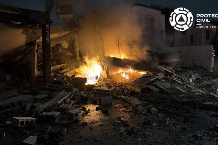 Incendio y explosión por pirotecnia en casa de Nuevo León deja una persona sin vida