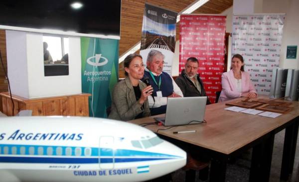 El municipio acompañó el concurso fotográfico por el 80° aniversario del Aeropuerto