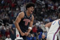 Deadspin | Top 25 roundup: No. 13 Arizona stuns defending champ, No. 3 Florida
