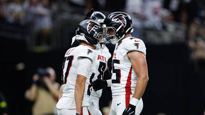 Falcons lead Saints 16-7 at halftime