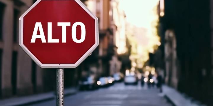 Conoce las señales de tránsito básicas para evitar un accidente en la ciudad y carreteras