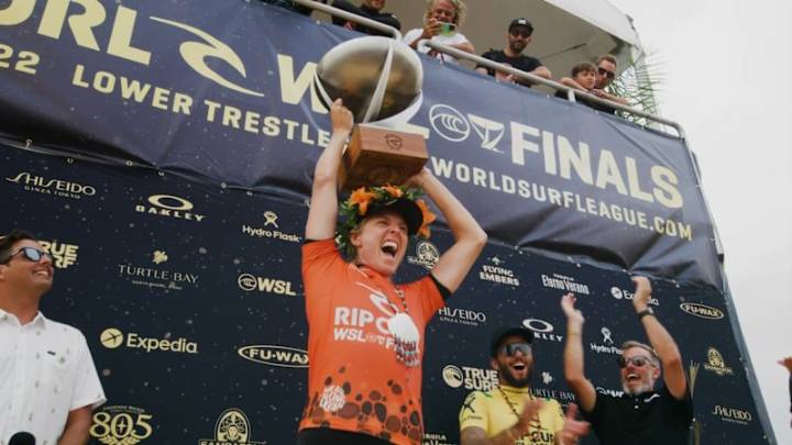 Gilmore announces pro surfing comeback