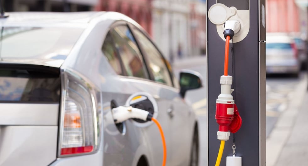 Crece venta de autos híbridos y eléctricos en Perú, pese a ser más caros: Los desafíos del mercado automotriz