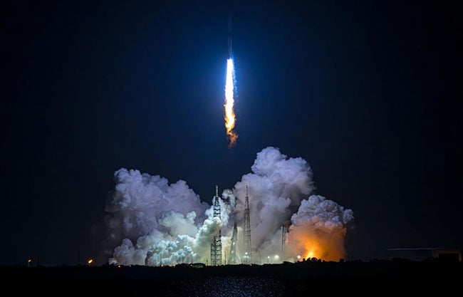 Blue Origin anuncia planes para desarrollar su cohete más potente y acercarse a SpaceX