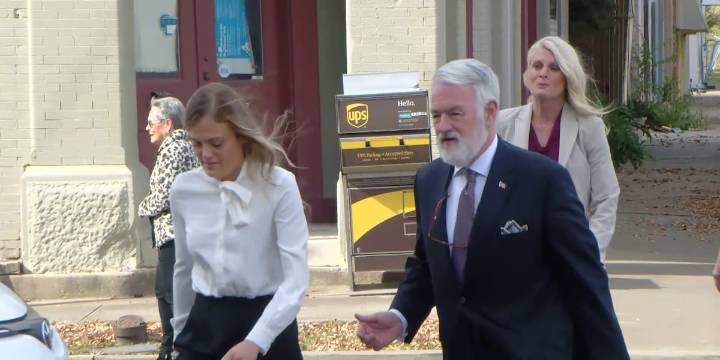 Ex-youth pastor back in custody while awaiting federal trial for child sex crimes