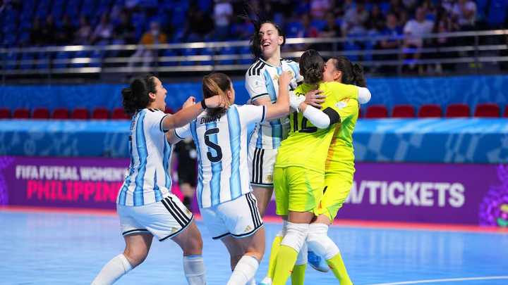 Argentina goleó a Filipinas y avanza con puntaje ideal en el primer Mundial femenino de la historia