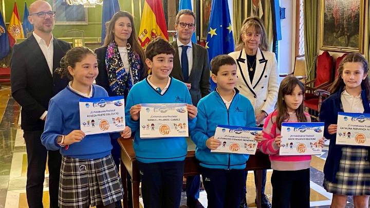 Cinco escolares ovetenses entre los finalistas del concurso nacional de dibujo infantil "Misión RegenerACCIÓN!"