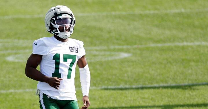 New York Jets cornerback Kris Boyd is critically wounded in a Manhattan shooting
